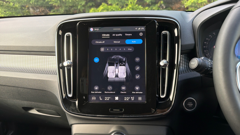 Volvo XC40 2.0 B3P Plus Black Edition 5dr Auto Petrol Estate